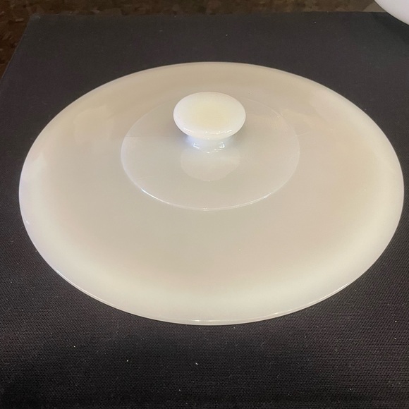 Vintage Fire King Anchor Hocking Candle Glow 1 1/2 QT Casserole Dish & Lid (USA) - Picture 8 of 10